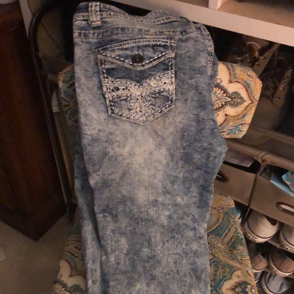 No boundaries Capri size 17